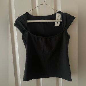 Brandy Melville/ Pacsun Ella Top black